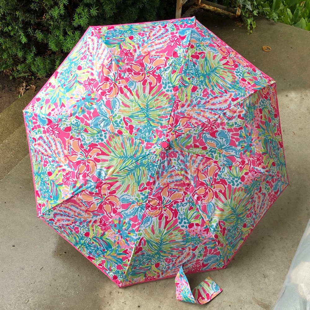 ❌SOLD❌ Lilly Pulitzer Spot Ya Travel Umbrella - Picture 1 of 5